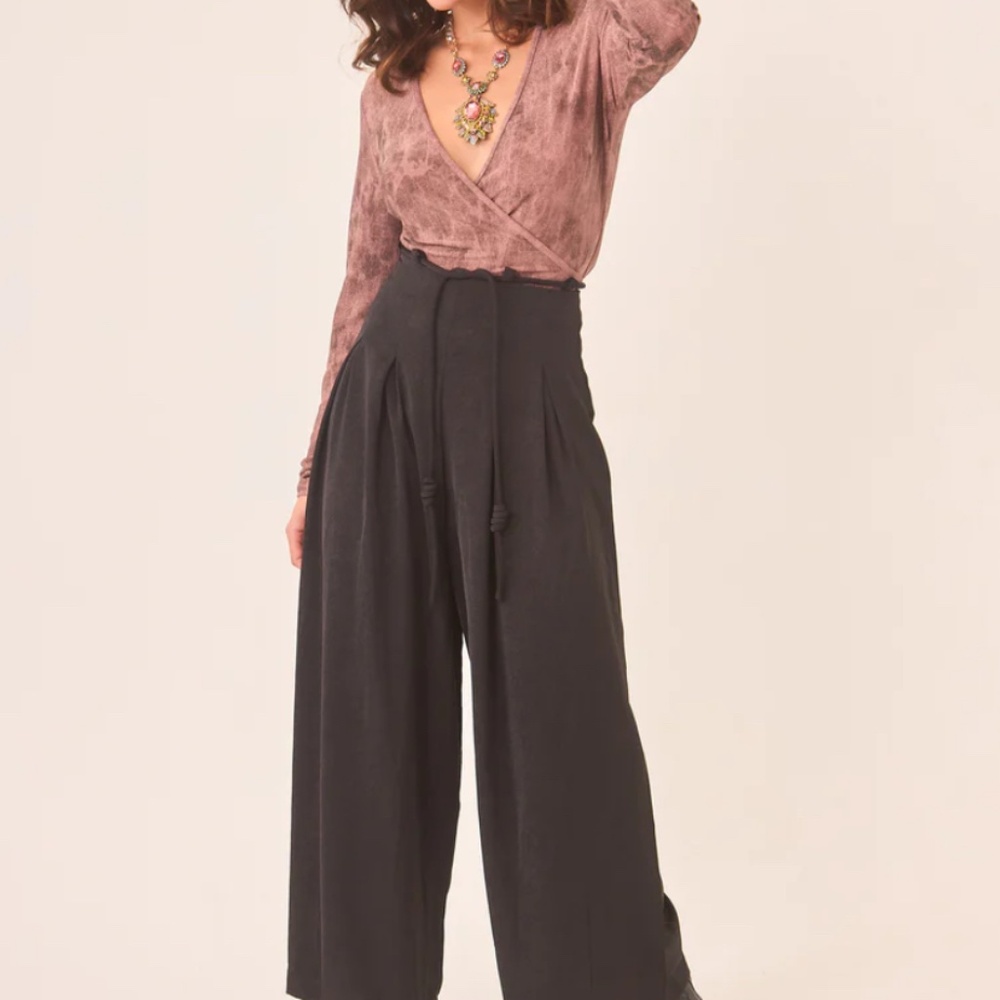 NWT - NKN Nekane - XS - Long black palazzo pleated trousers